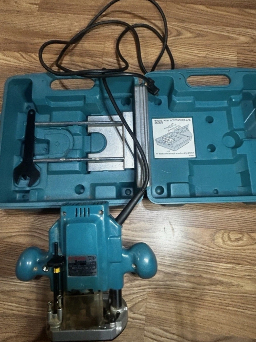 Makita 3620 Corded Electric Router 120V Blue w/ Carry Case Guide Fence Wrenches